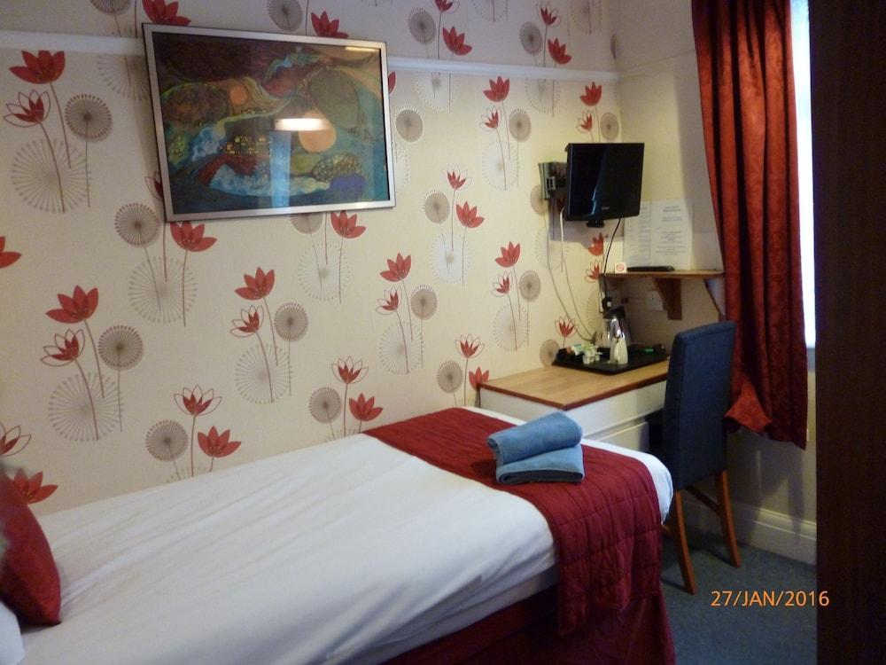 Grange Lodge Hotel - B&B London Bagian luar foto