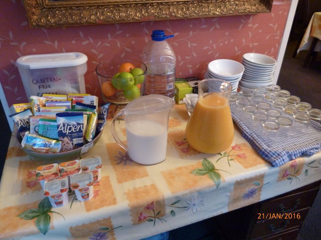 Grange Lodge Hotel - B&B London Bagian luar foto