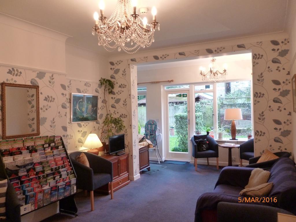 Grange Lodge Hotel - B&B London Bagian luar foto
