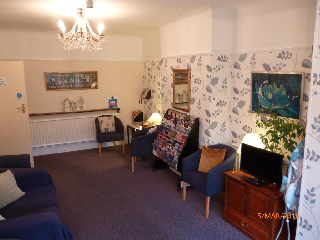 Grange Lodge Hotel - B&B London Bagian luar foto