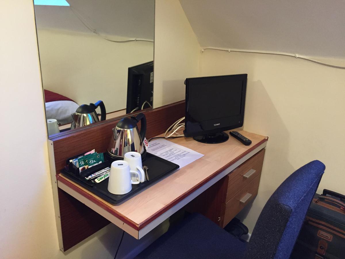 Grange Lodge Hotel - B&B London Bagian luar foto