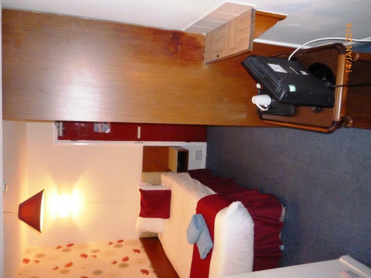 Grange Lodge Hotel - B&B London Bagian luar foto